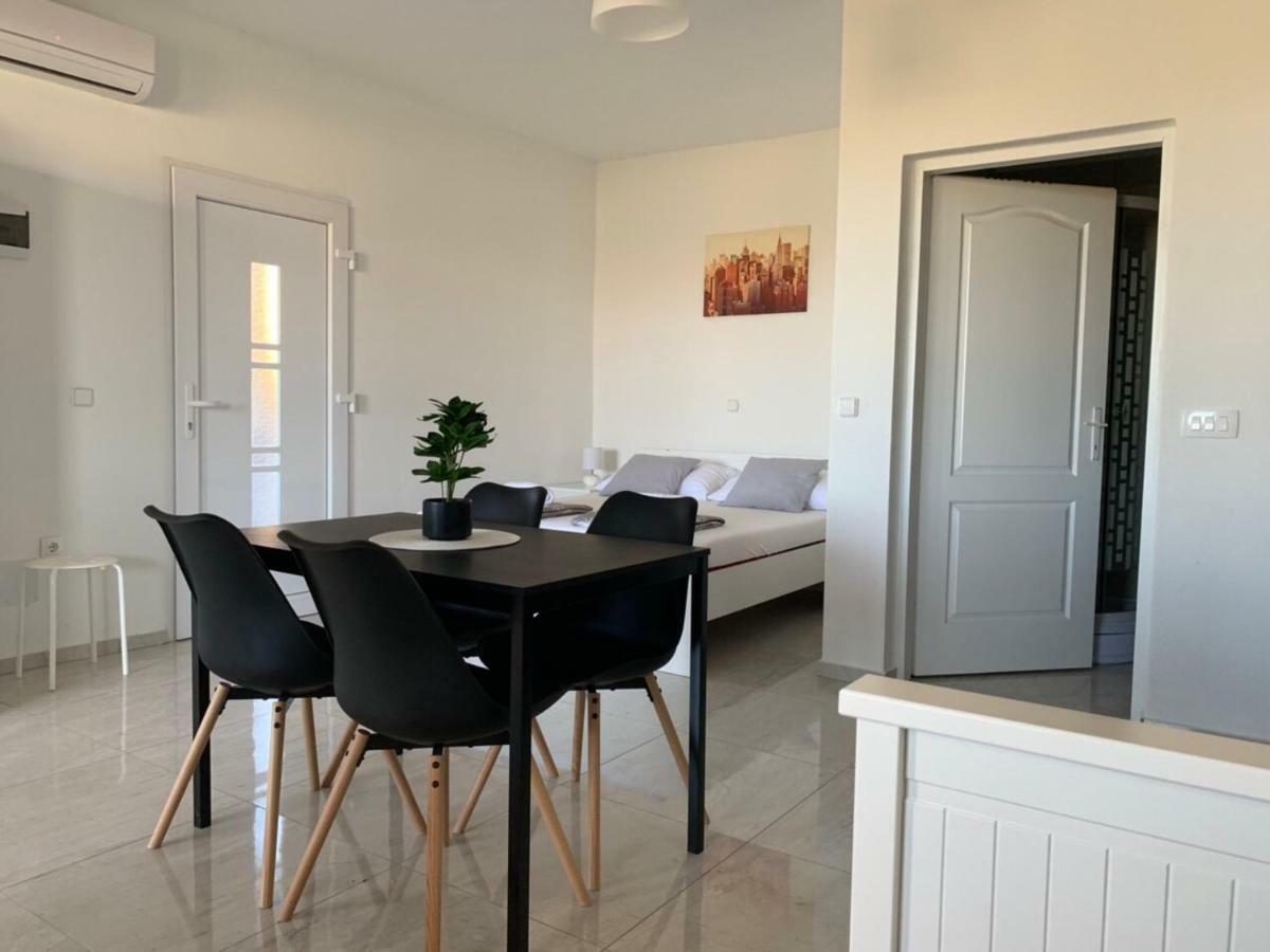 Nelany Apartment ซูโบวิชี ภายนอก รูปภาพ