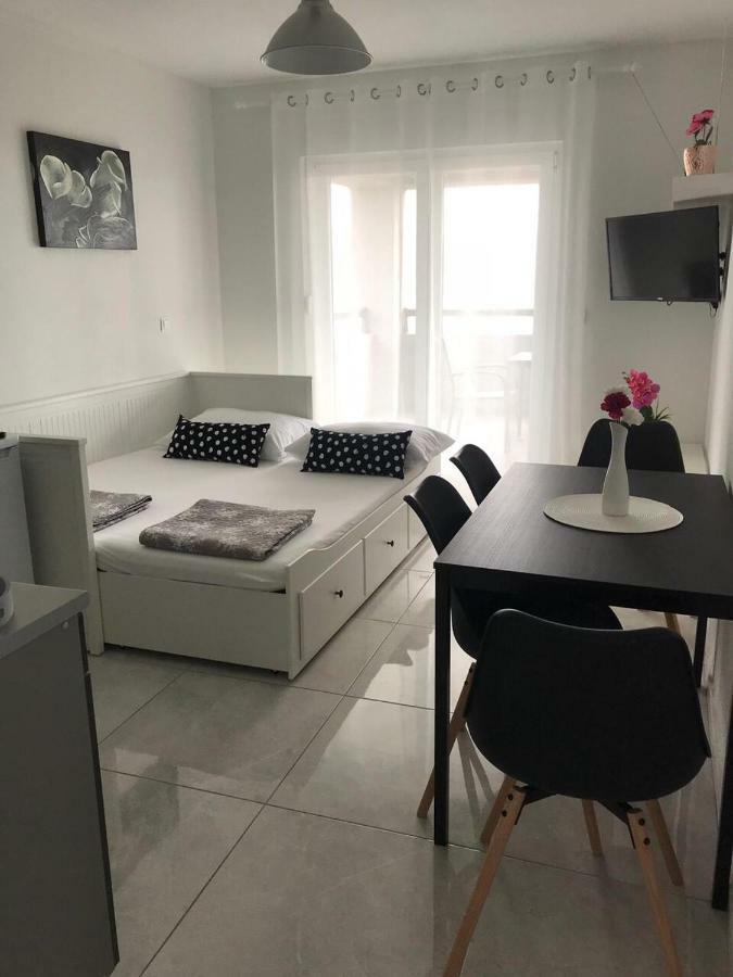 Nelany Apartment ซูโบวิชี ภายนอก รูปภาพ